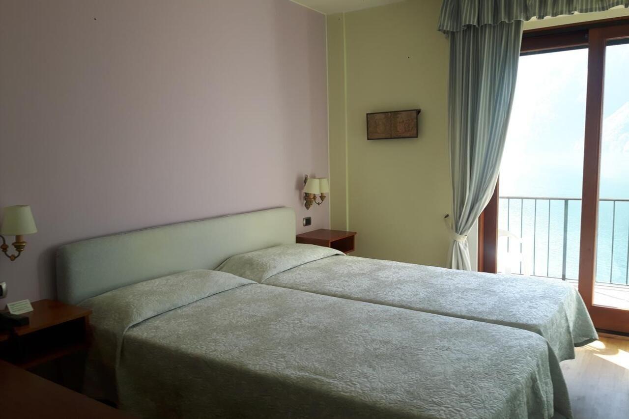 Hotel Stella D'Italia - Nuova Gestione ريميني المظهر الخارجي الصورة