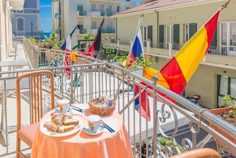 Hotel Stella D'Italia - Nuova Gestione ريميني المظهر الخارجي الصورة