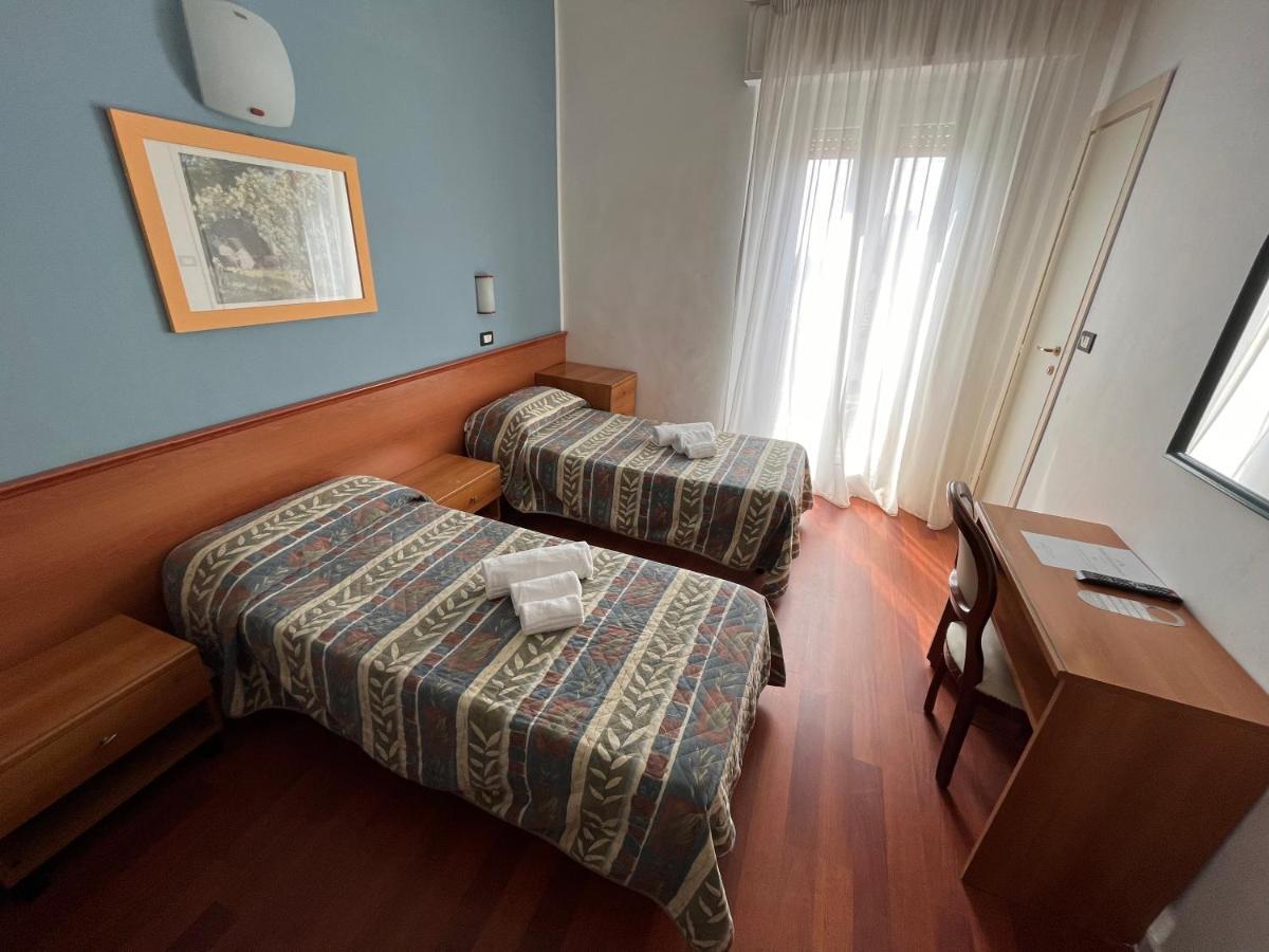 Hotel Stella D'Italia - Nuova Gestione ريميني المظهر الخارجي الصورة