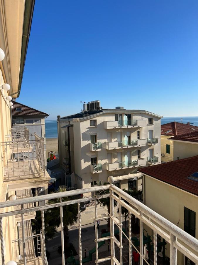 Hotel Stella D'Italia - Nuova Gestione ريميني المظهر الخارجي الصورة